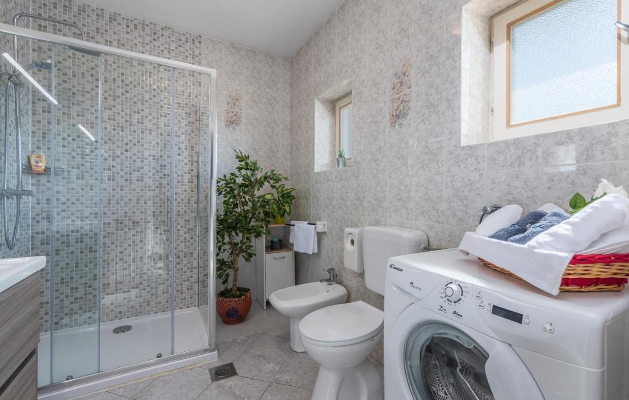 Apartments Loredana Пореч Экстерьер фото