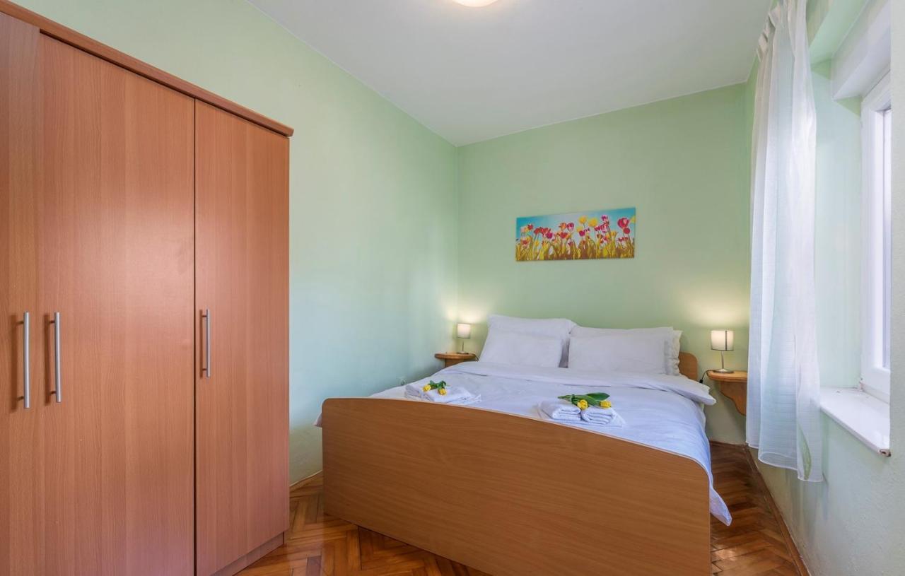 Apartments Loredana Пореч Экстерьер фото