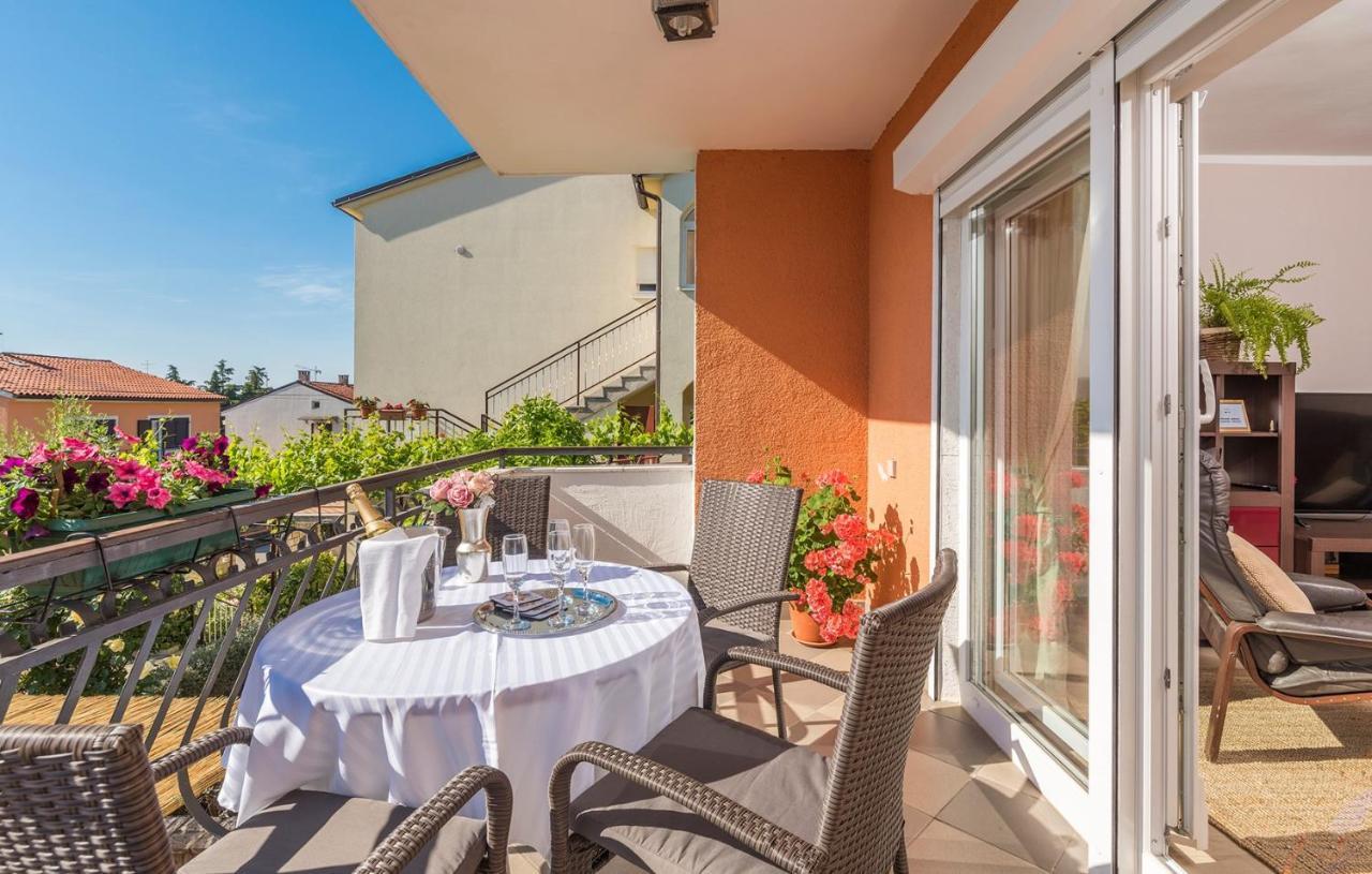 Apartments Loredana Пореч Экстерьер фото
