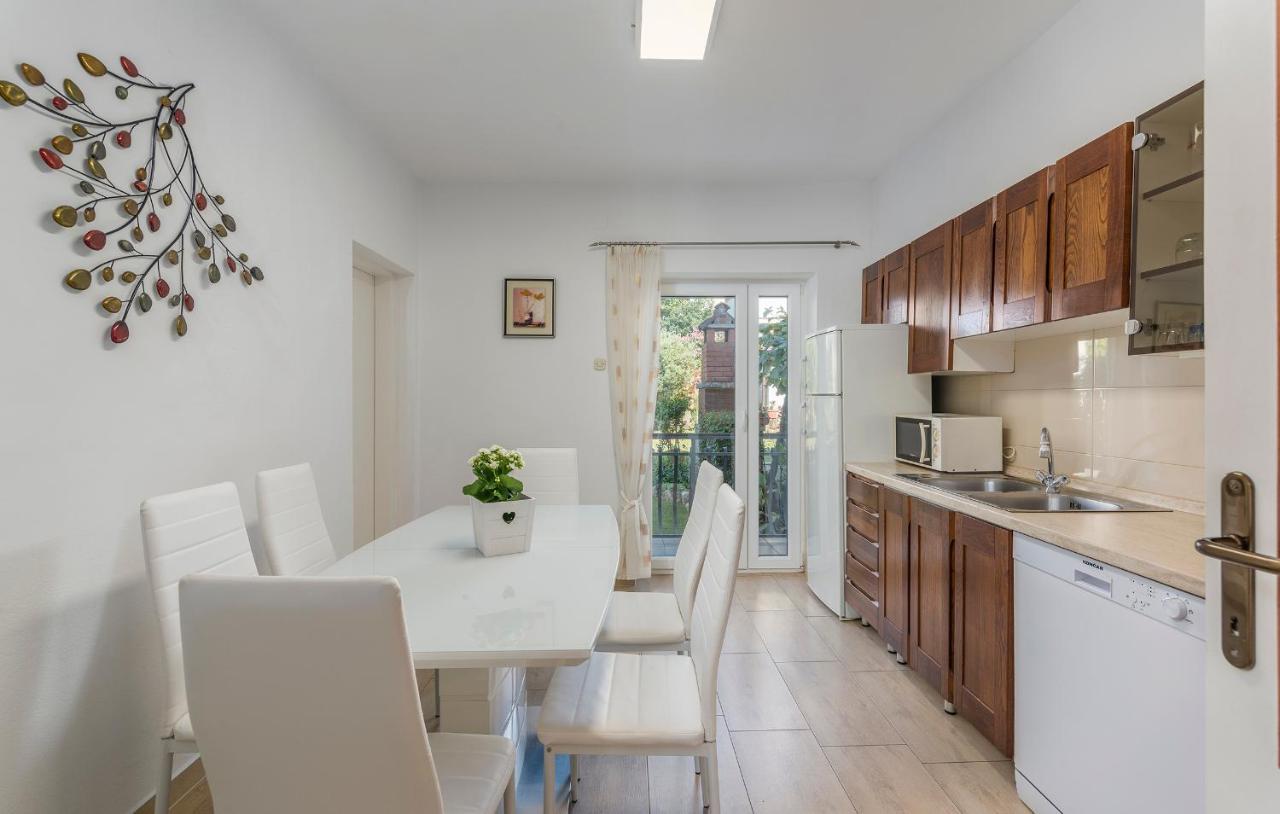 Apartments Loredana Пореч Экстерьер фото