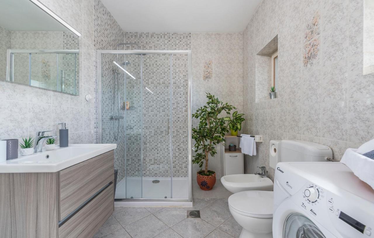 Apartments Loredana Пореч Экстерьер фото